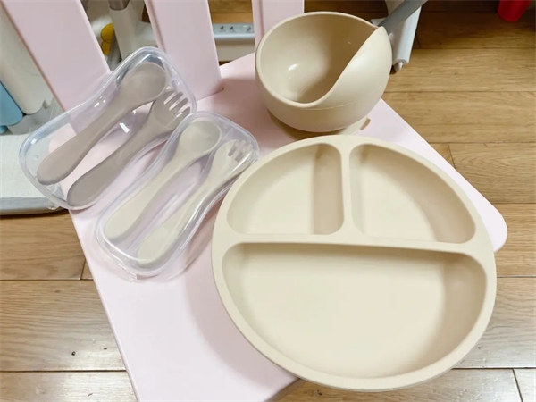 硅膠餐具油膩難洗怎么辦？